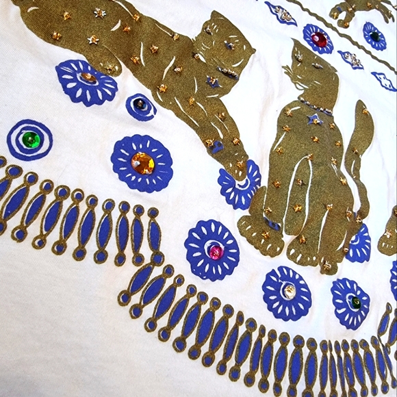 🌟3/$40 Sale!Mix & Match🌟Lisa's Original Inc. Cat T-Shirt with Bling - Picture 7 of 9